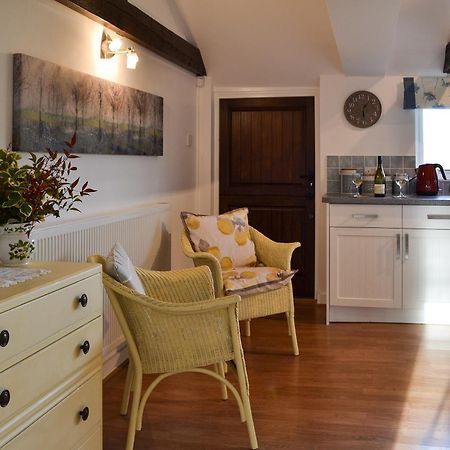 Maplehurst Barn Stables Staplehurst Екстер'єр фото